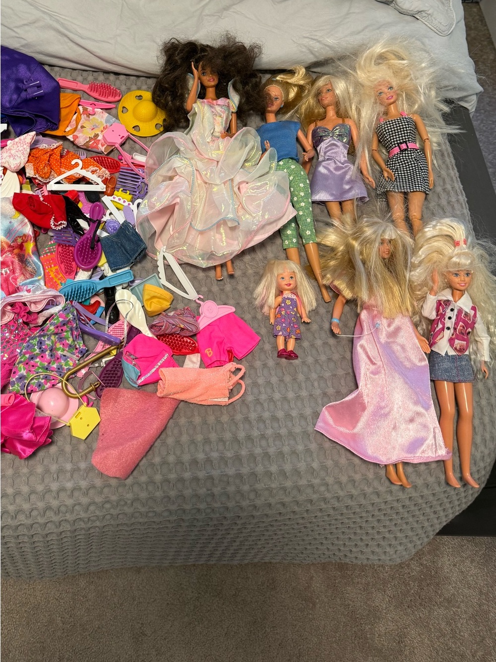 Retro Barbie dolls bundle with many accessories